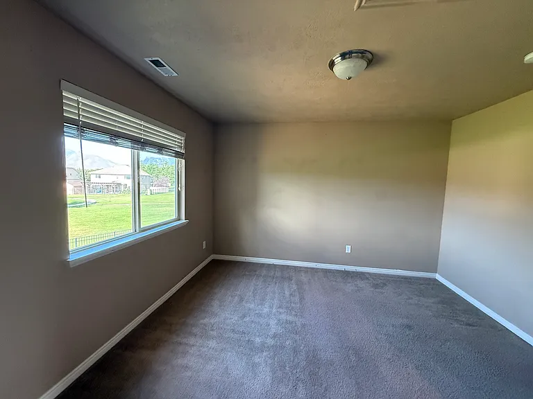 Upstairs 1st Bedroom