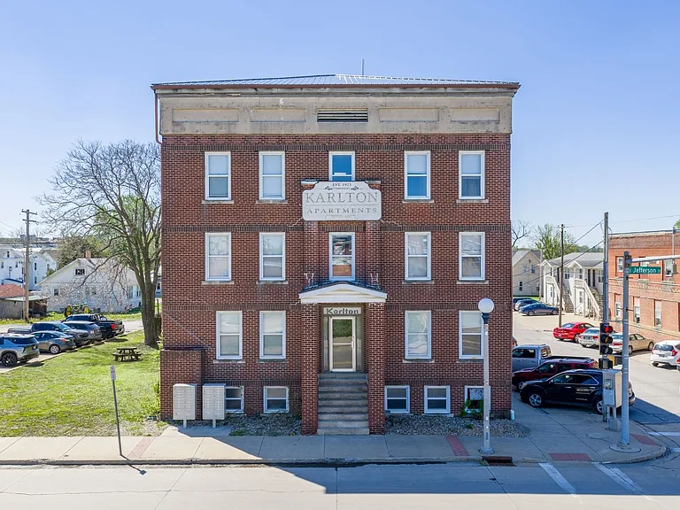 Karlton Apartments — Photo 16