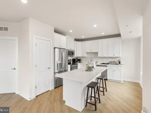 43895 Circuit Sq, Ashburn, VA 20147