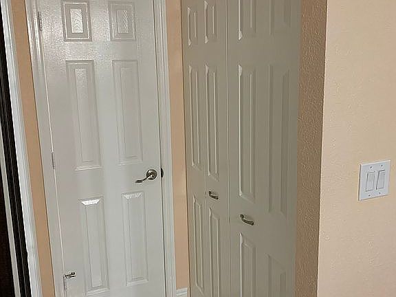 4th image of 3952 Victoria Dr