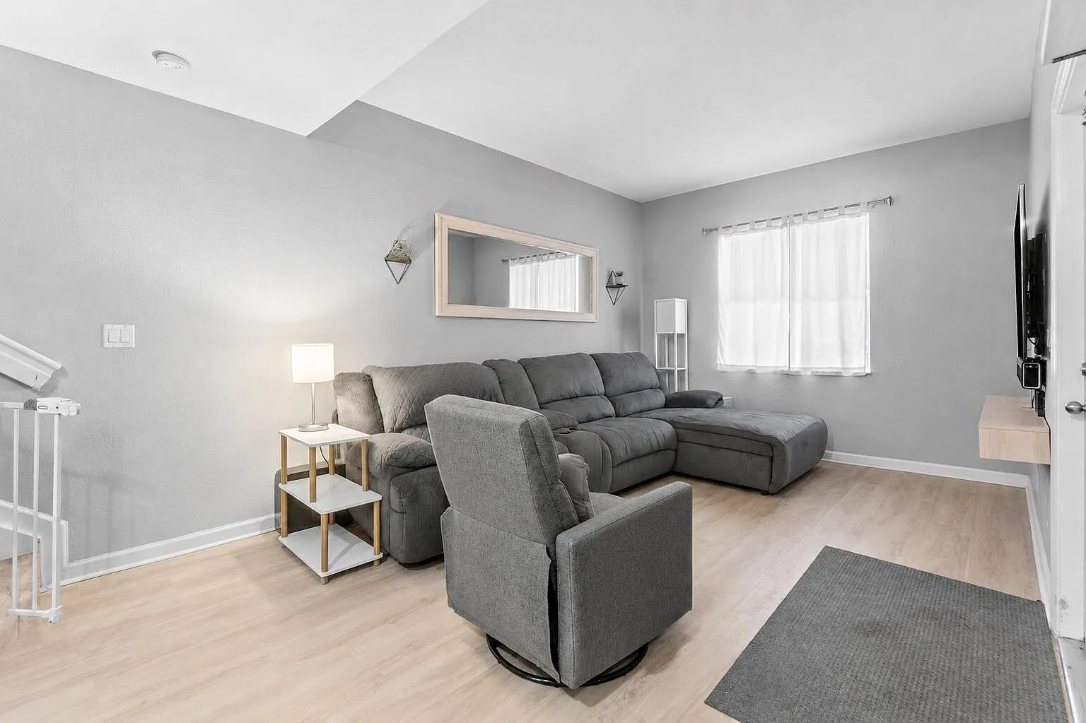 2 bed, 2.5 bath, 1372 sqft, $2,250 — Photo 4