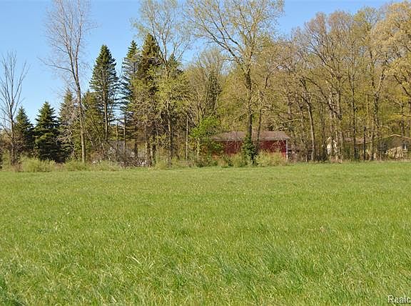 2nd image of 13 Shamrock Dr