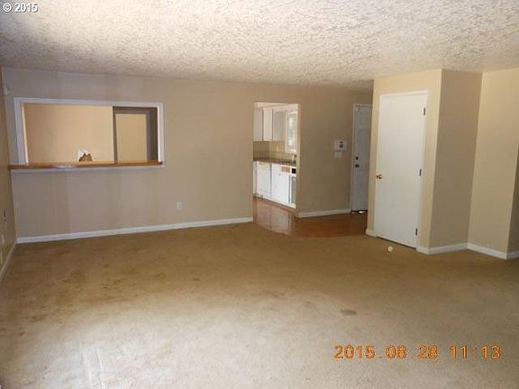 4th image of 2937 SE Creek Ct