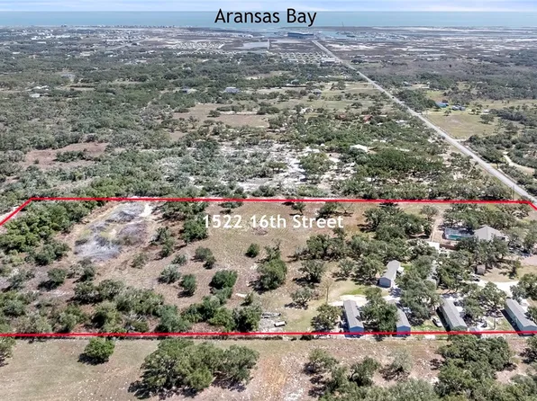 1522-1524 16th St, Rockport, TX 78382