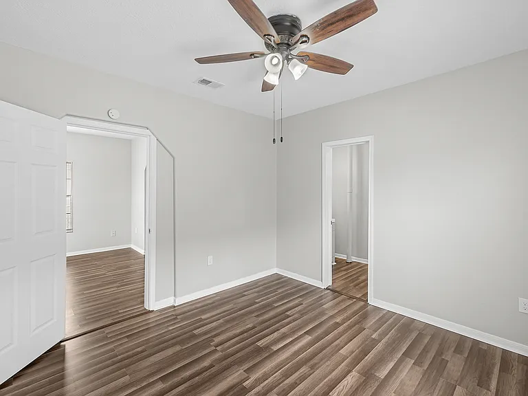 1322 Magnolia St — Photo 9