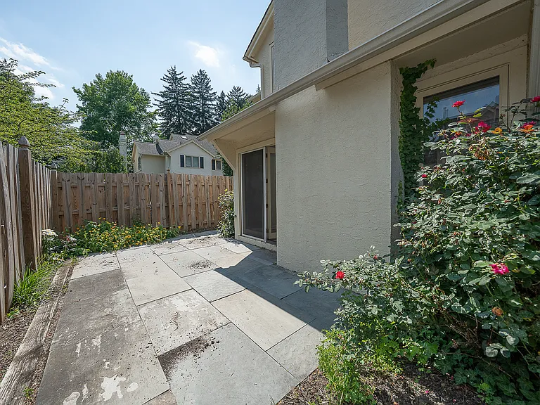 116 Montrose Ave #H — Photo 40