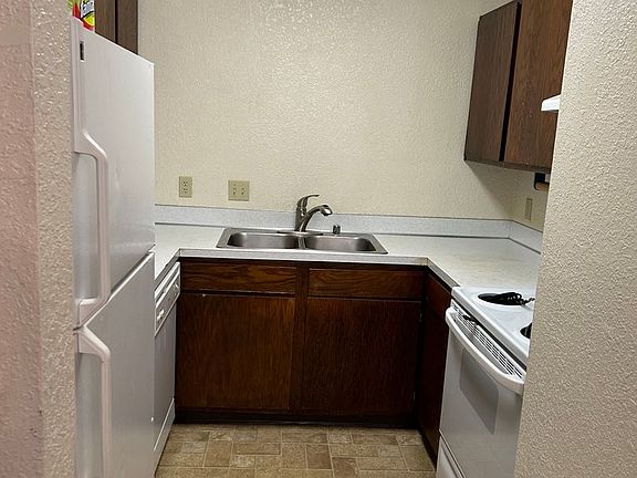 2nd image of 44 6th St W APT 18