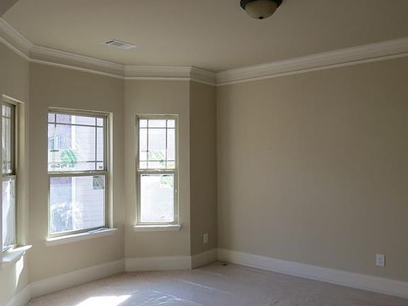2nd image of 3695 Brookhollow Dr