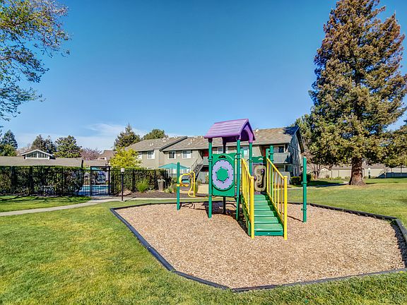 3rd image of 37200 Paseo Padre Pkwy APT 252