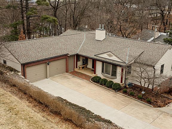 2nd image of 900 12th Ave SW