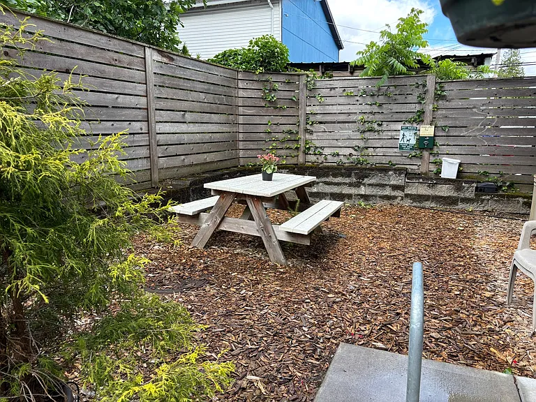 Roseland Apartments — Photo 11