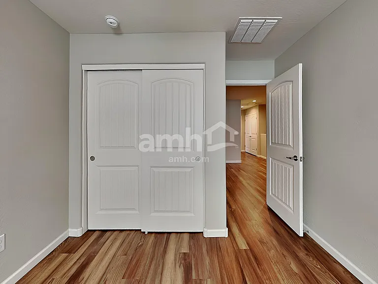 20740 W Thomas Rd — Photo 17