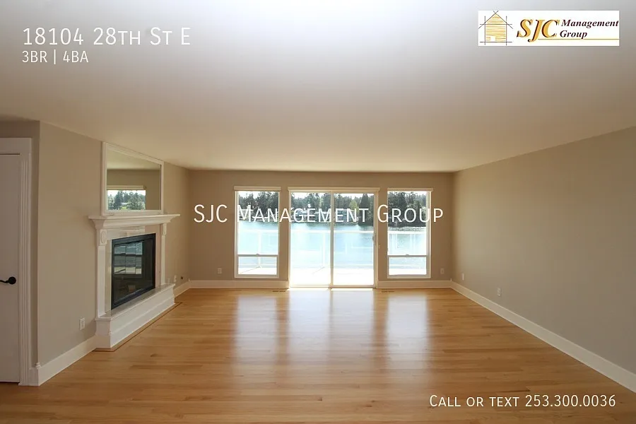 Three bedroom waterfront home for rent on Lake Tapps — Photo 3