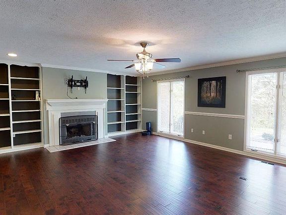 5th image of 2020 Seven Oaks Dr