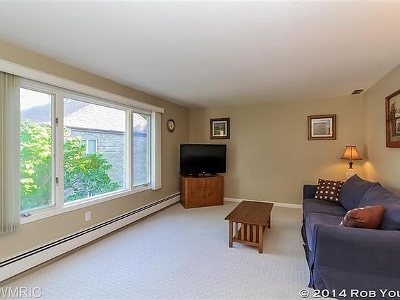 3rd image of 495 Barkwood Ct NW