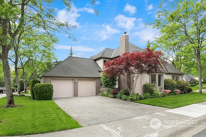 1736 Bellevue Way NE photo 1