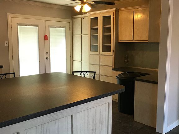 3rd image of 4212 Clover Ave