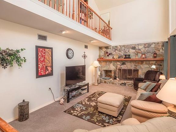 2nd image of 513 Alta Vista Dr