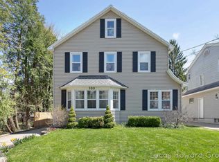 320 Gladstone Ave SE, East Grand Rapids, MI 49506