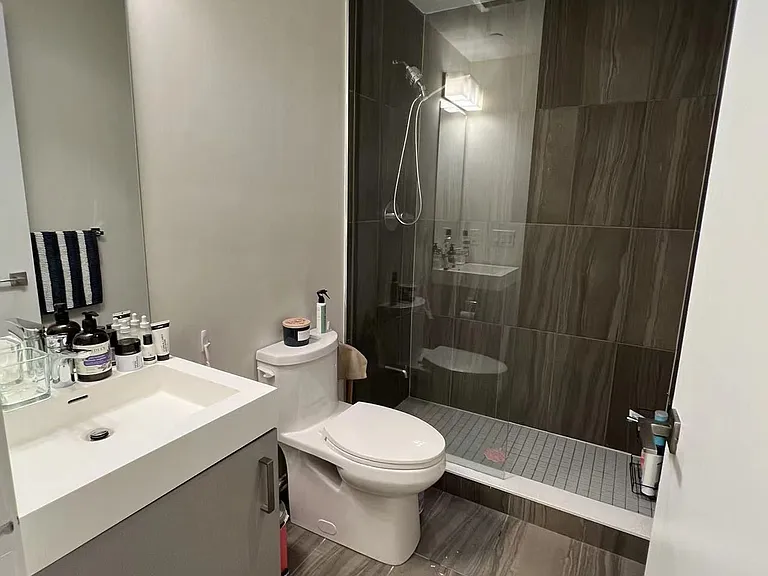 17 Dundonald St #904 — Photo 14