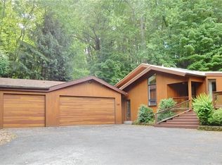 187 Spring Valley Dr, Rochester, NY 14622