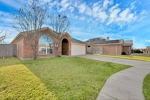 4 bed, 1910 sqft, $3,100 — Photo 2