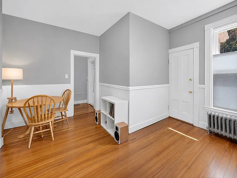 41 Walnut St #1R — Photo 6