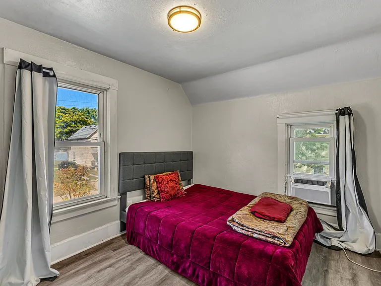 944 Walnut St #1 — Photo 13