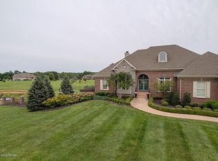 6001 Crystal Vista Dr, Louisville, KY 40299