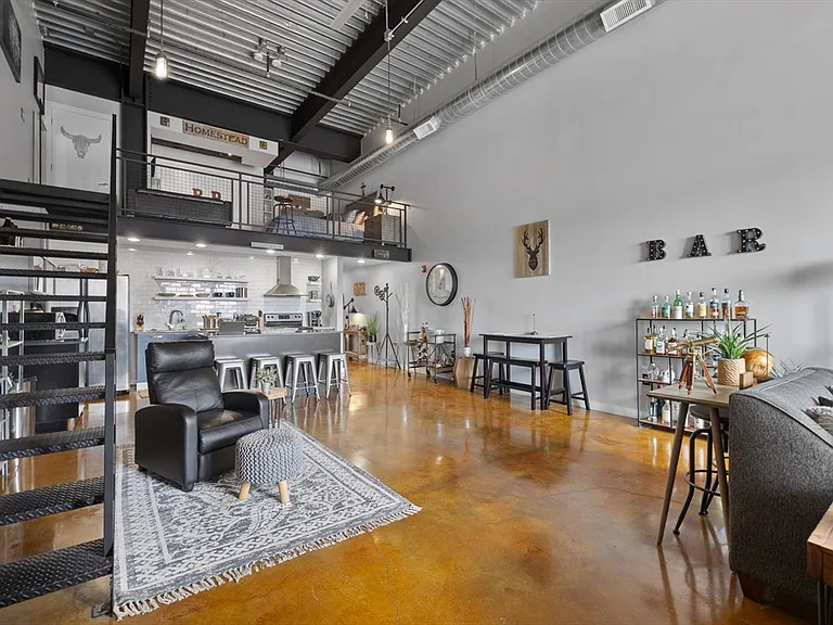 950 Broadway #27 — Photo 2