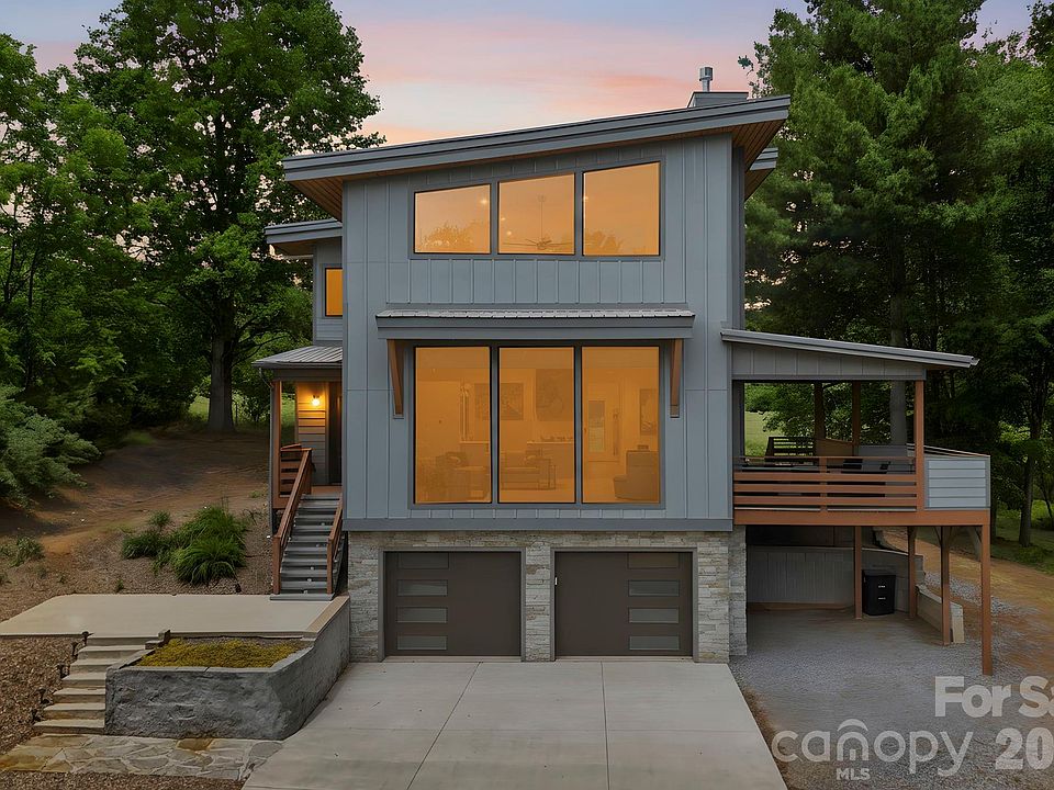 1st image of 22 Lara Dr
