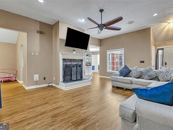 2nd image of 10820 Lees Ct