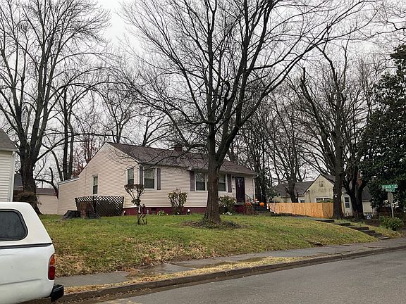 3rd image of 1023 Melbourne Ave