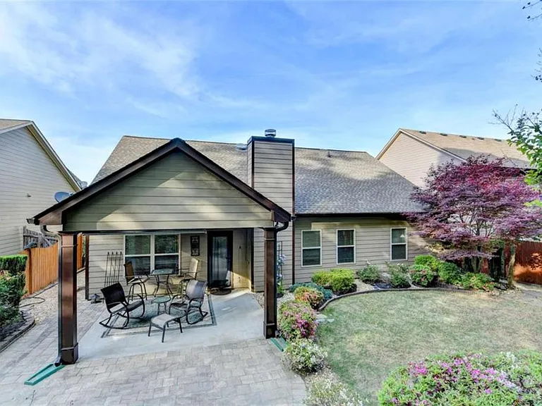 2130 Line Dr — Photo 31