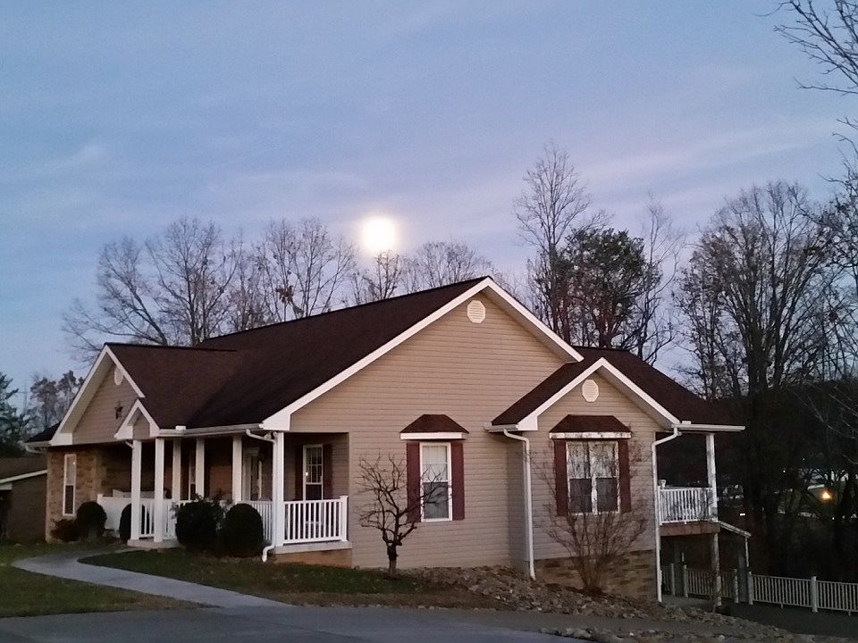 1st image of 438 Sequoyah Dr