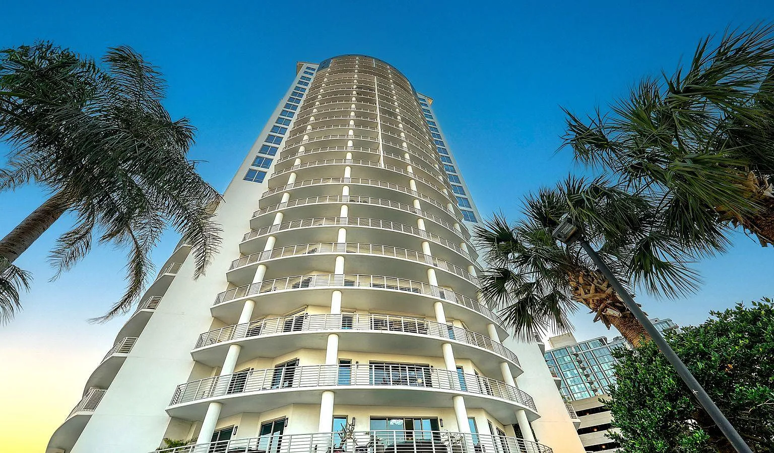 449 S 12th St - 2/2.5 Tower's of Channelside Unit — Photo 2