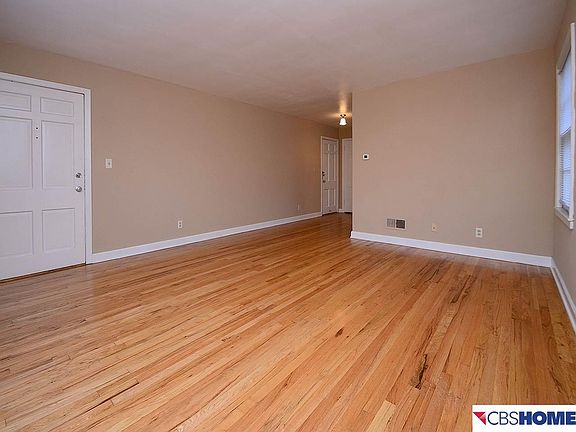 5th image of 601 S 32nd Ave
