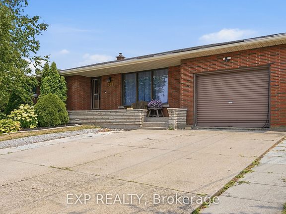 2nd image of 134 Wellington St