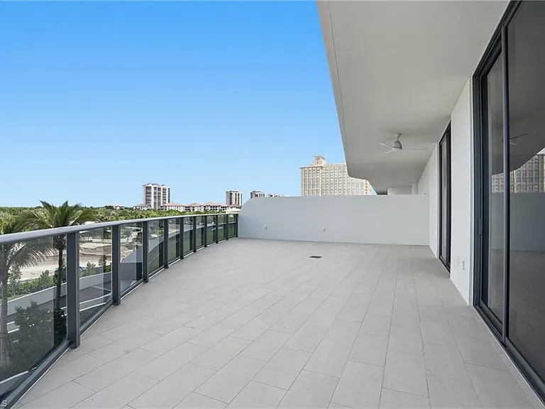 5100 Seagrass Blvd #201 — Photo 33