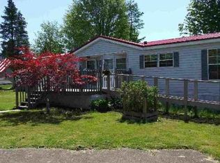 8185 Cloveridge Dr, Erie, PA