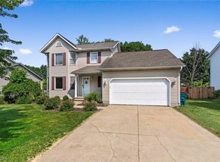 1227 Heatherstone Dr, Painesville, OH 44077