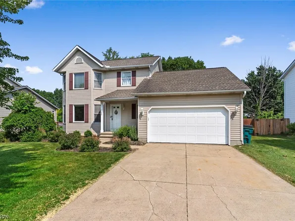 1227 Heatherstone Dr, Painesville, OH 44077