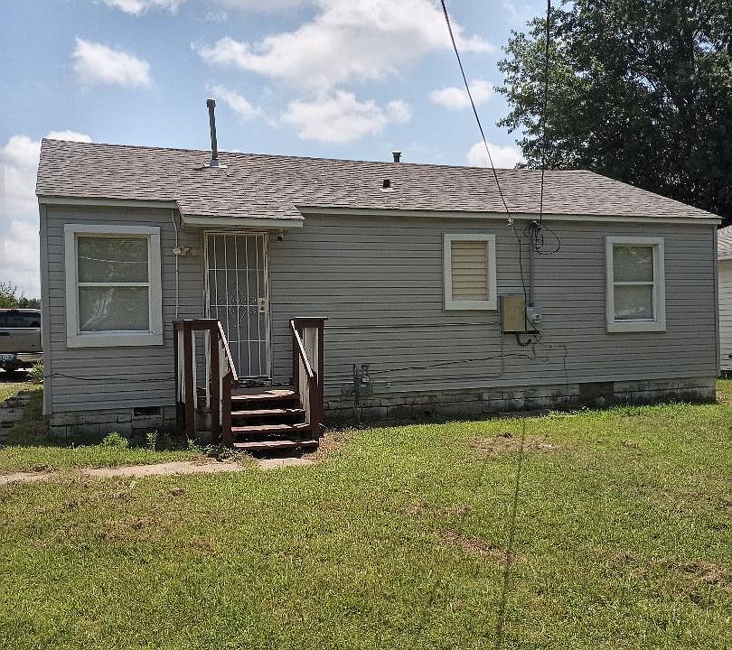 1st image of 2612 N Yorktown Pl