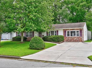 305 Starlighter Ct, Virginia Beach, VA 23452