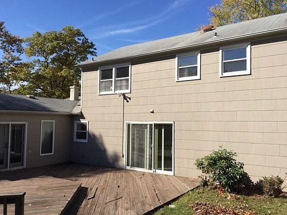 4th image of 27 Buttonwood Dr