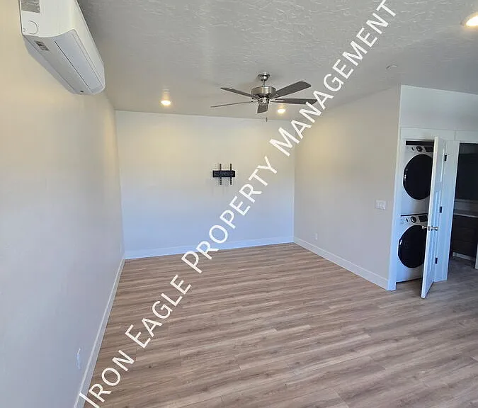 11 River Rock Dr #I — Photo 3