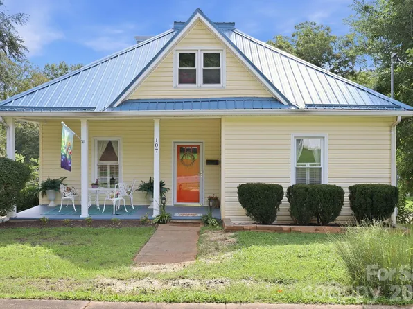 107 Burkemont Ave, Morganton, NC 28655