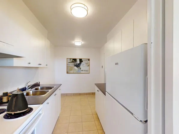 111 Inverlochy Boulevard