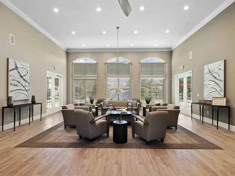 Quail Chase Apartments — Photo 9