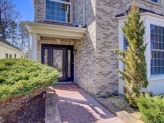 3rd image of 22 Crooked Stick Road